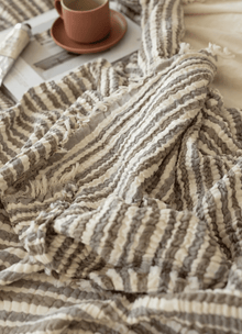 Aurea Muslin Coverlet — Strata - Calinea